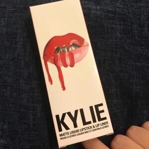 “22" Matte Lip Kit